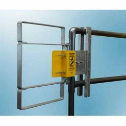 FabEnCo XL Series Carbon Steel Galvanized Clamp-On Self-Closing Safety Gate, Fits Opening 19-21.5"